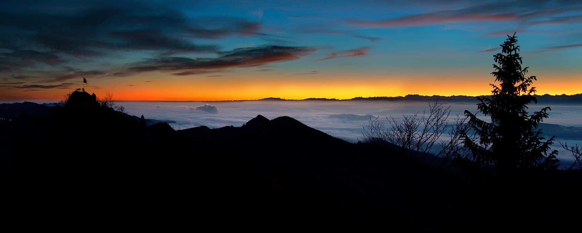 Switzerland landscape: Daylight rises (23636610439)