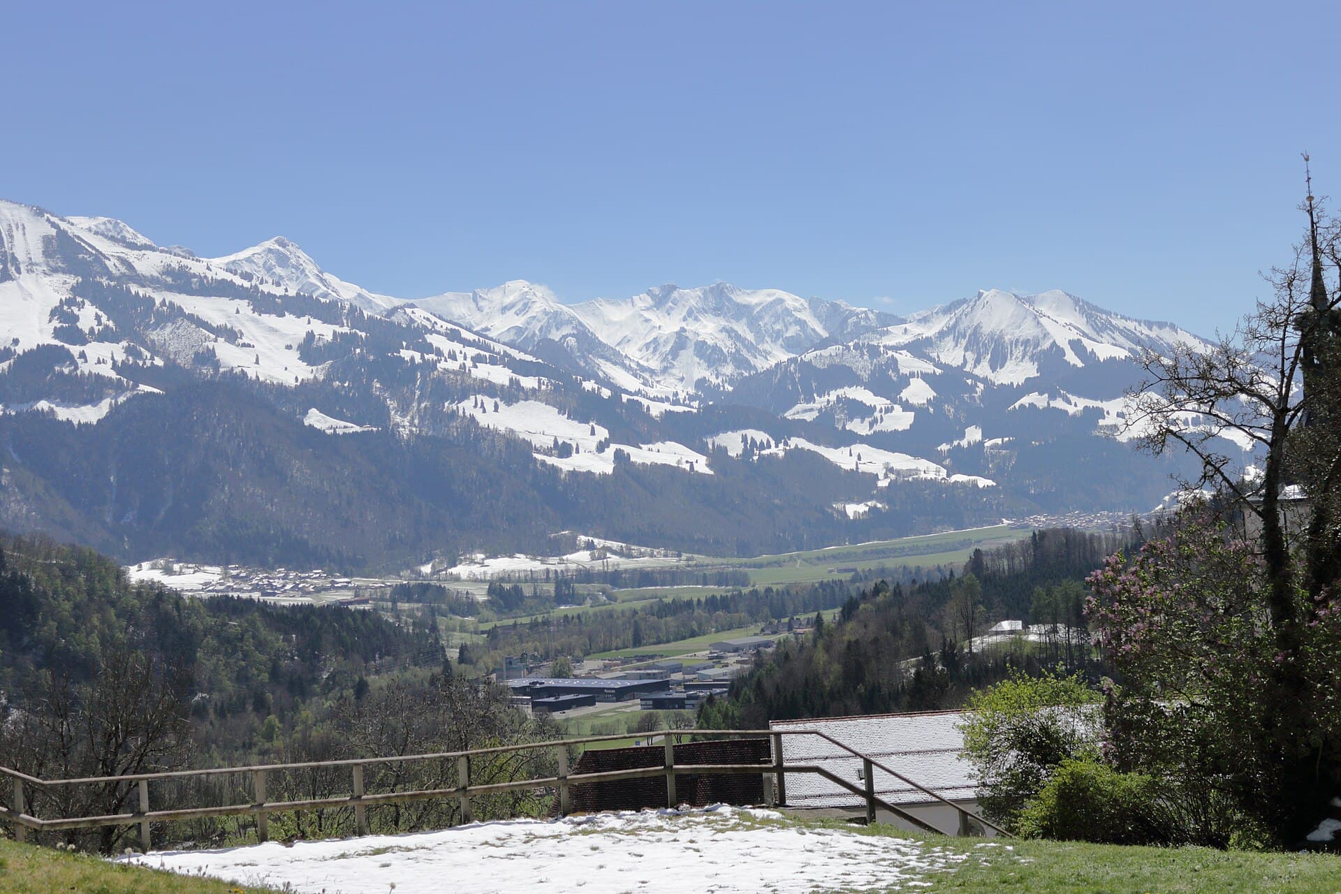 Switzerland landscape: Gruyer (36267403780)